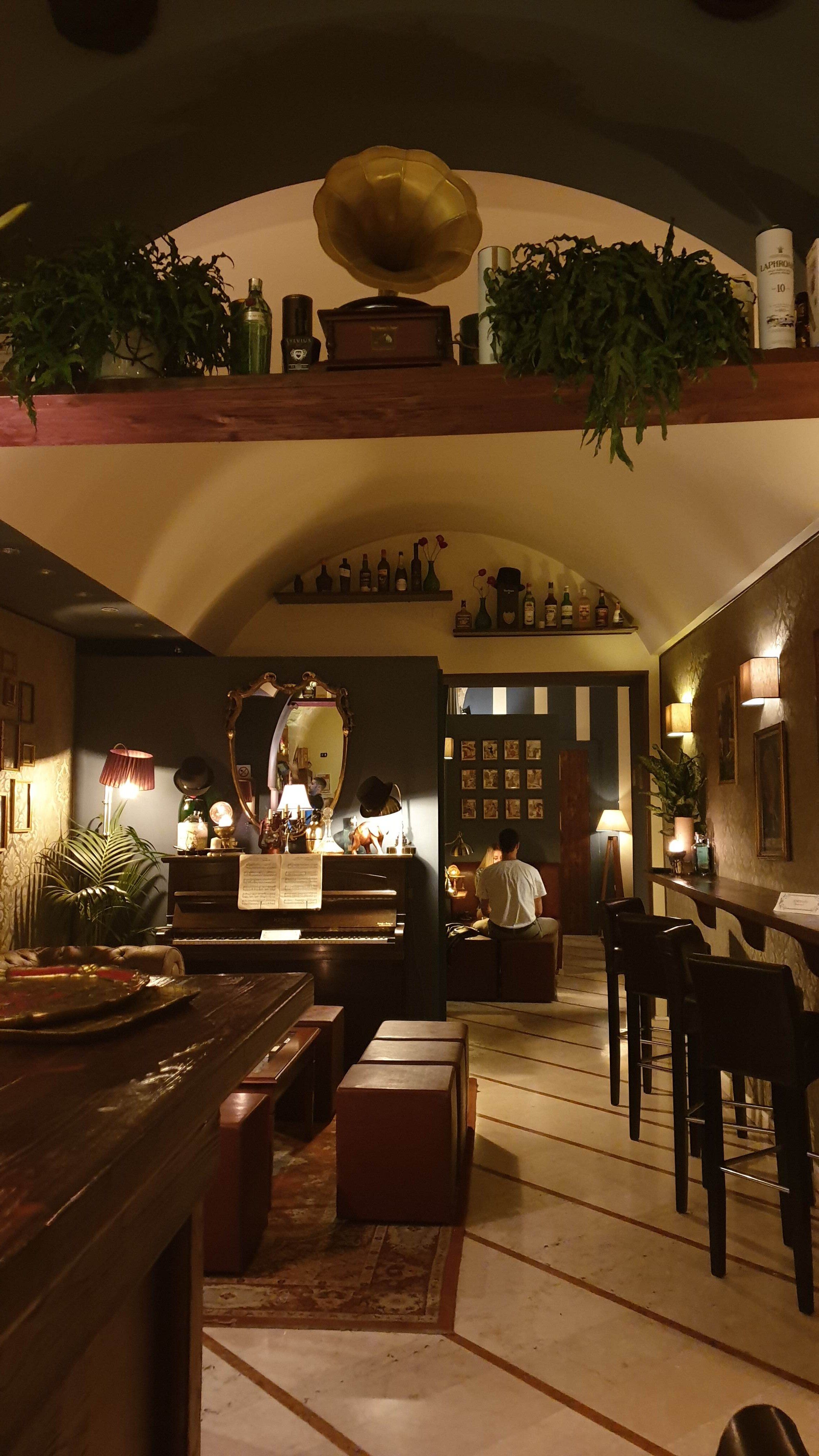 Laurus bar, Lecce, Pouilles, Italie